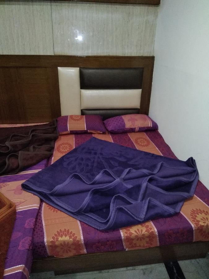 Silver Palace Hotel New Delhi Exterior photo